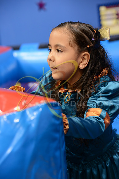 J12_6385